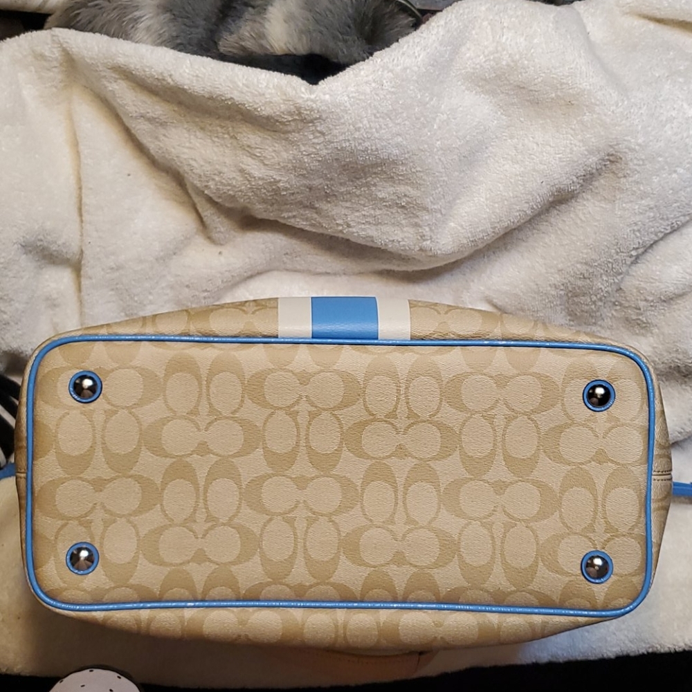Coach Handbag ๐ - Picture 7 of 15
